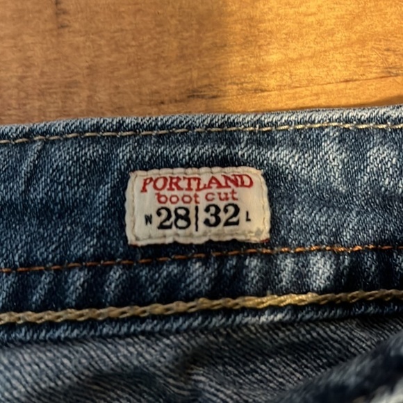 MEK distressed jeans , size 28/32, missing back pocket button - Picture 4 of 9